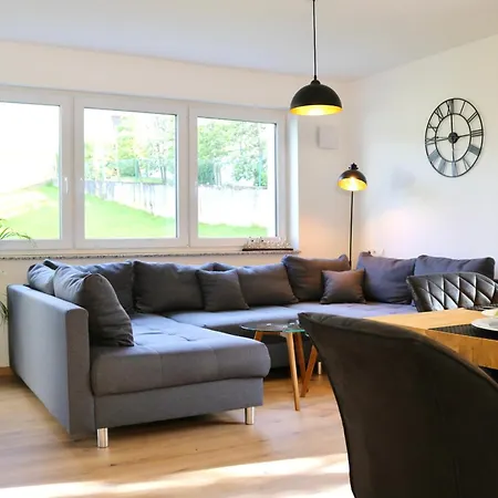 Moderneeg-wohnungimguenztal Apartmán